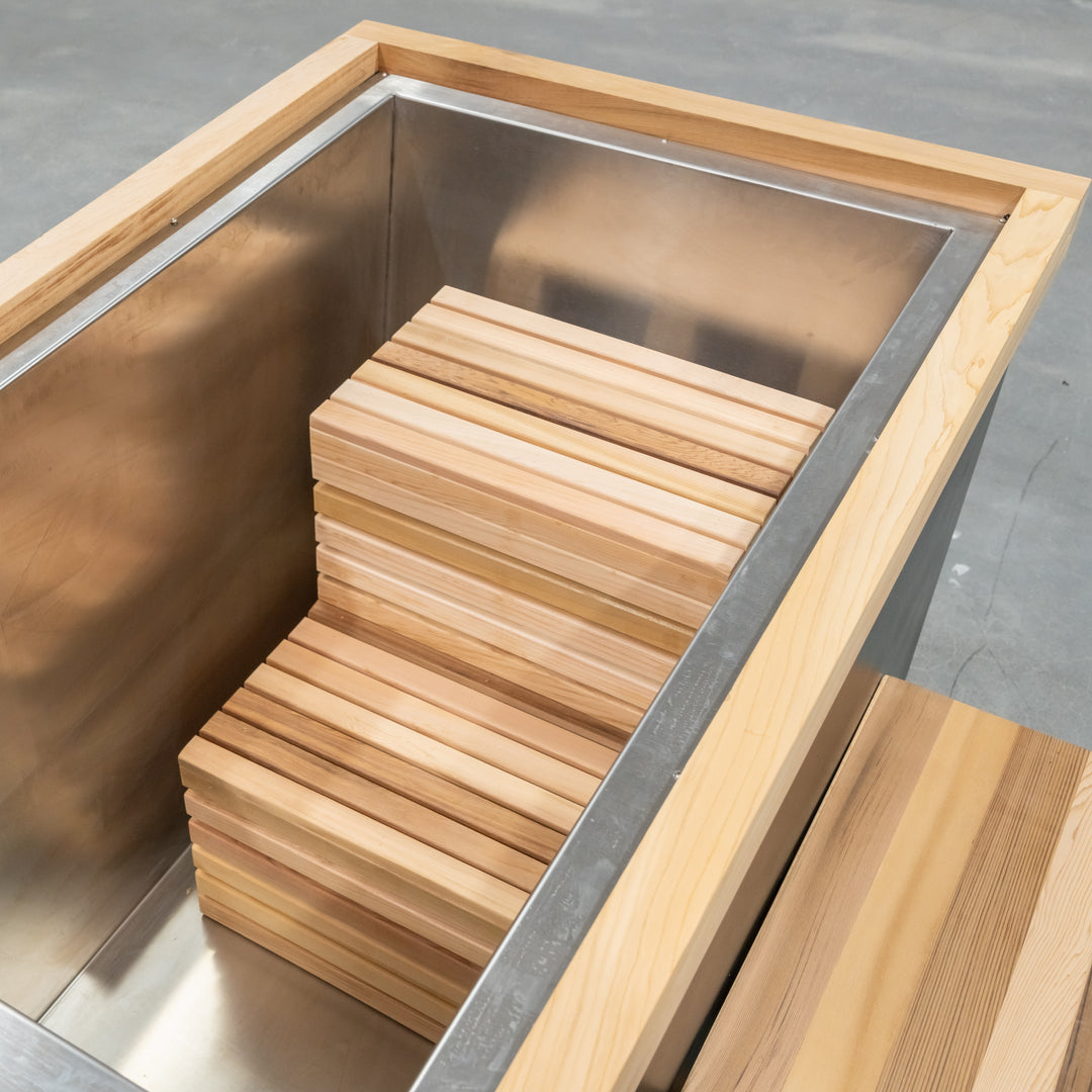 Hot and Cold Therapy - Cold Bathtub &amp; Outdoor Traditional Sauna