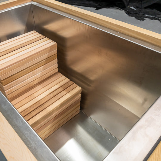 Hot and Cold Therapy - Cold Bathtub &amp; Outdoor Hybrid Sauna
